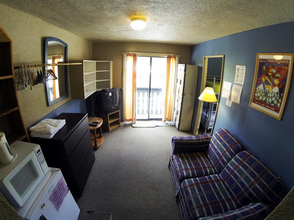 Southside Lodge Whistler Room photo